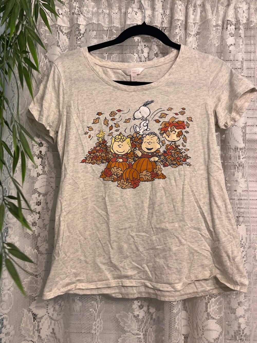 Women’s Peanuts Fall Graphic Tee